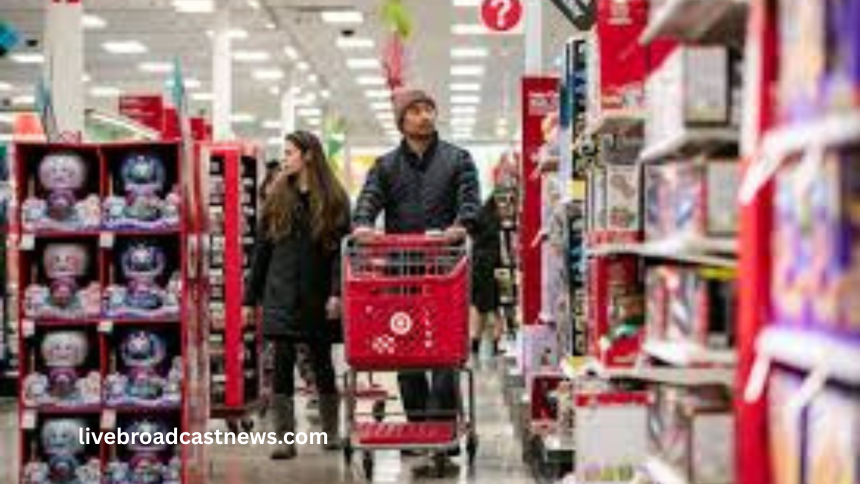 Weak Retail Sales, Output Signal a Slowing U.S. Economy