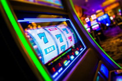 Online Slots Versus Land-Based Slots